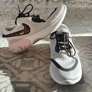 NIKE JOYRIDE DUAL RUN LEPOARD PRINT WOMENS